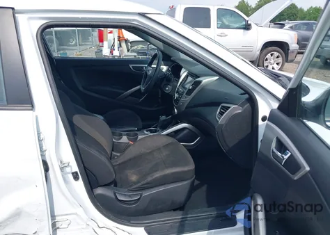 2016 Hyundai Veloster z USA, uszkodzony, nr VIN KMHTC6AD4GU297765